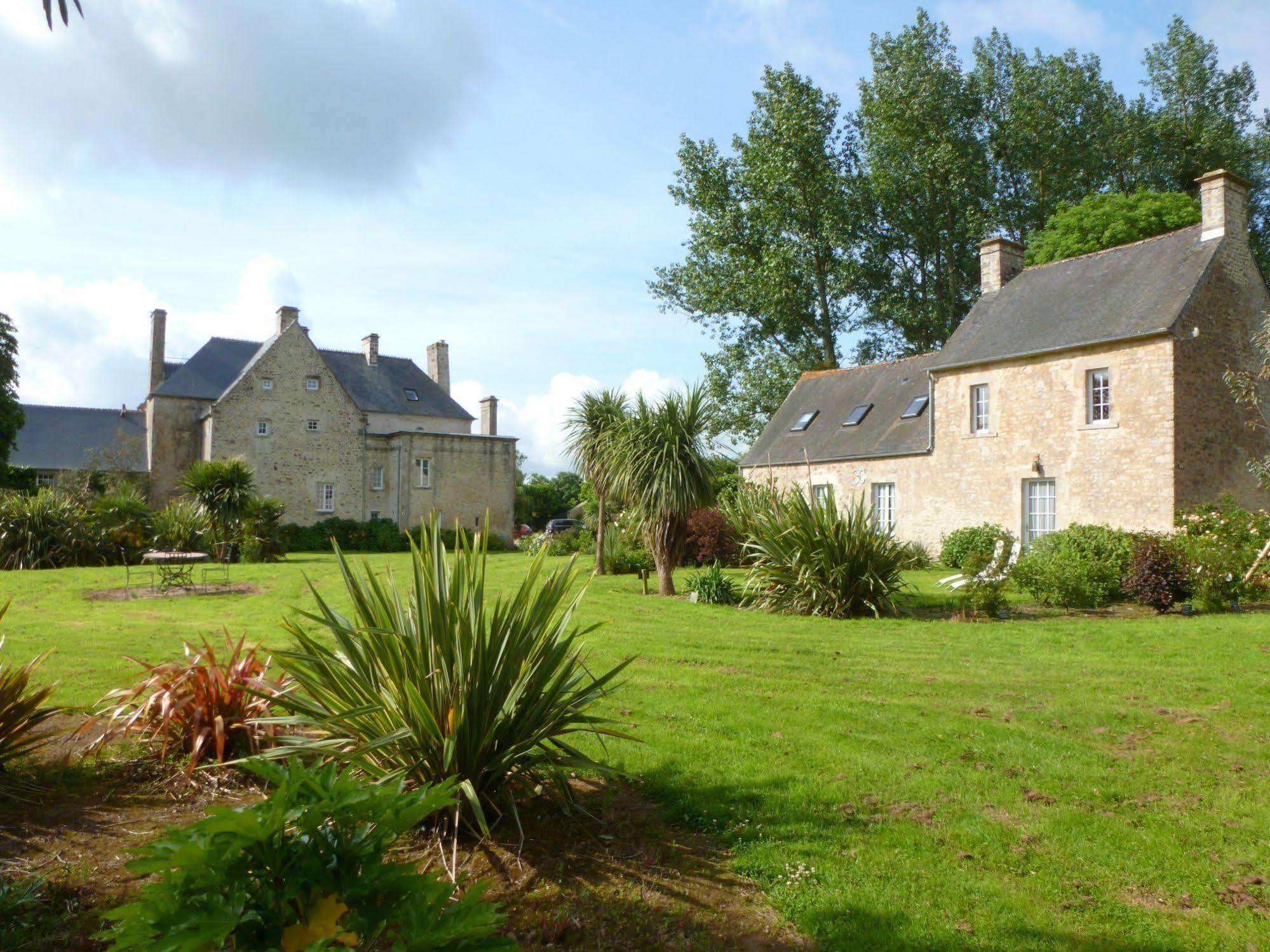 Manoir De Savigny Bed & Breakfast Valognes Exterior photo