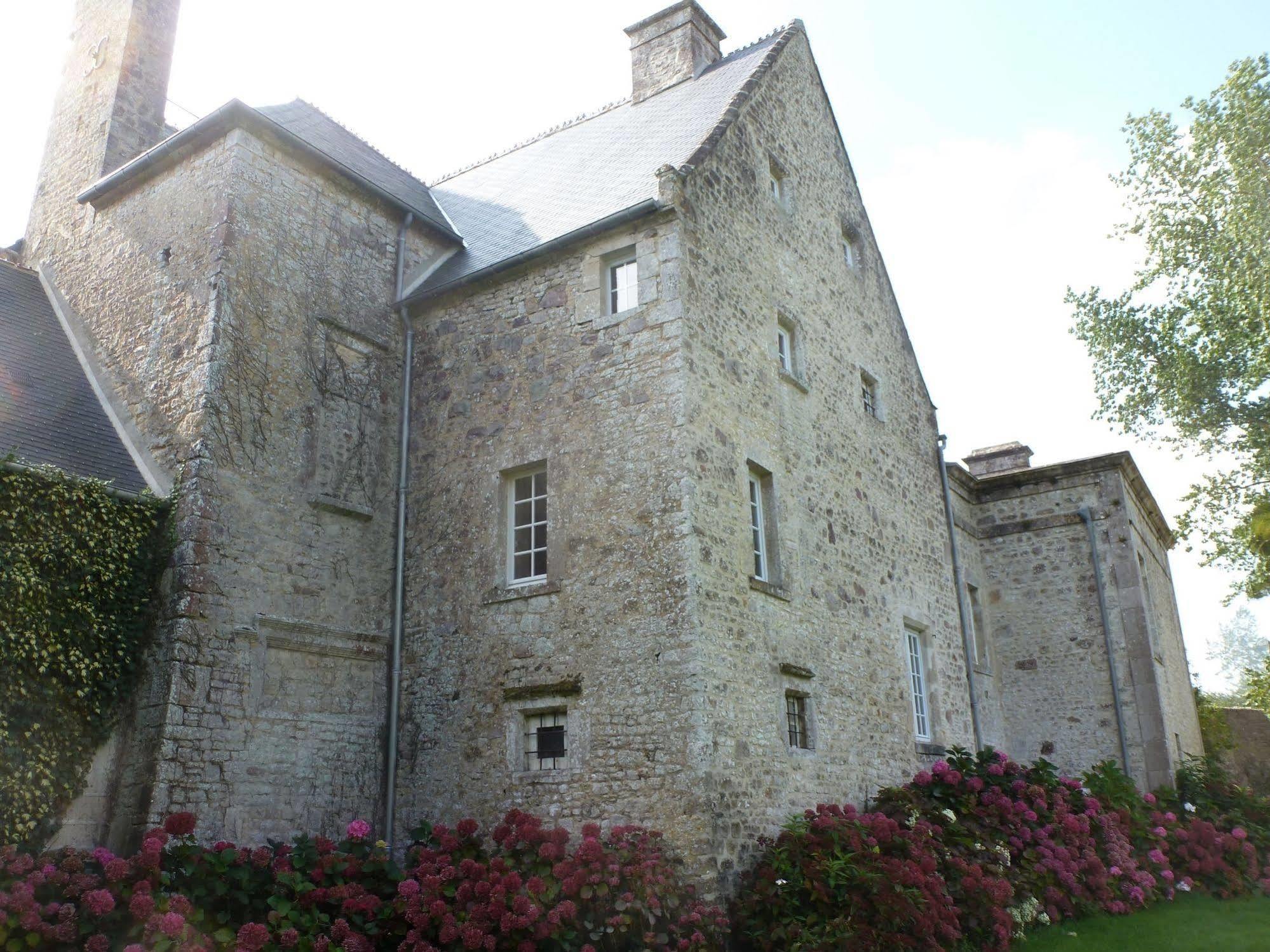 Manoir De Savigny Bed & Breakfast Valognes Exterior photo
