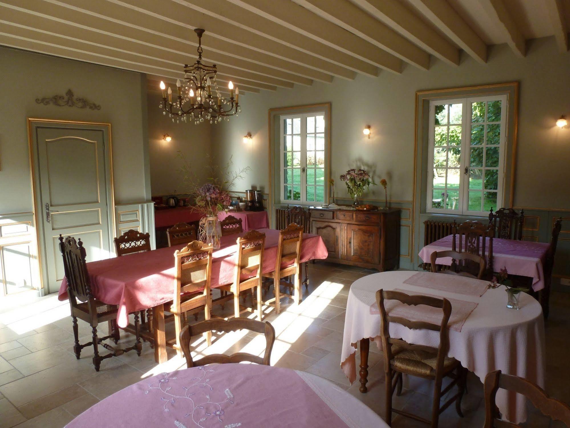 Manoir De Savigny Bed & Breakfast Valognes Exterior photo