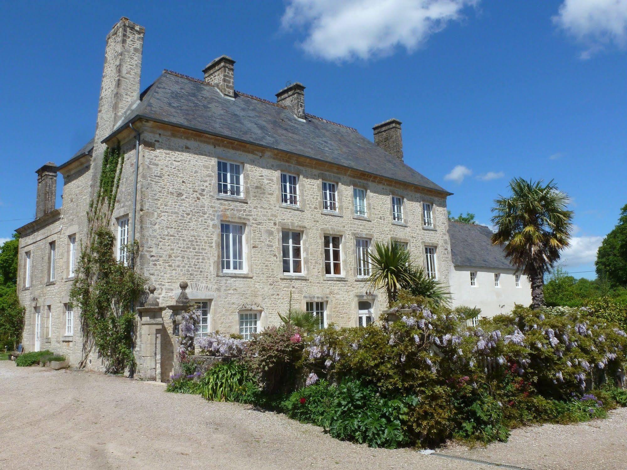 Manoir De Savigny Bed & Breakfast Valognes Exterior photo